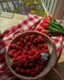 Luxury Strawberry Gift Basket