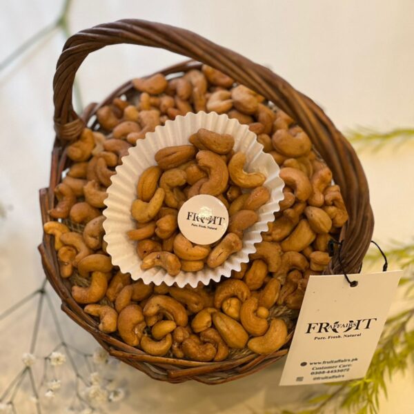 Premium Cashew Nuts Basket – 1 KG