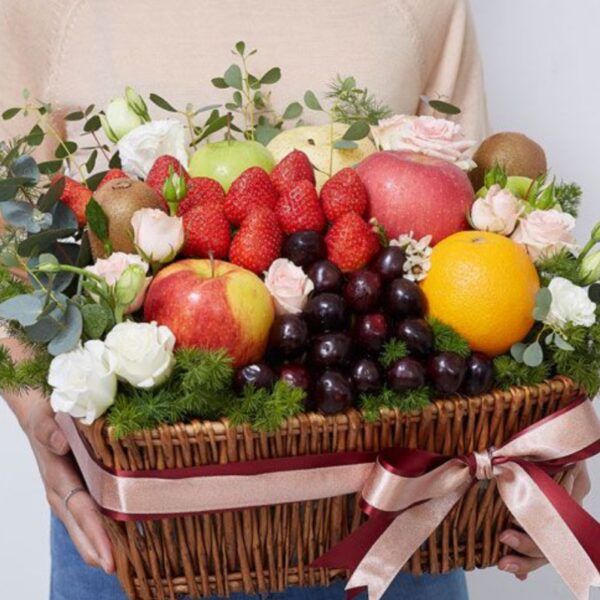 Royal Fresh Mixed Fruit Basket